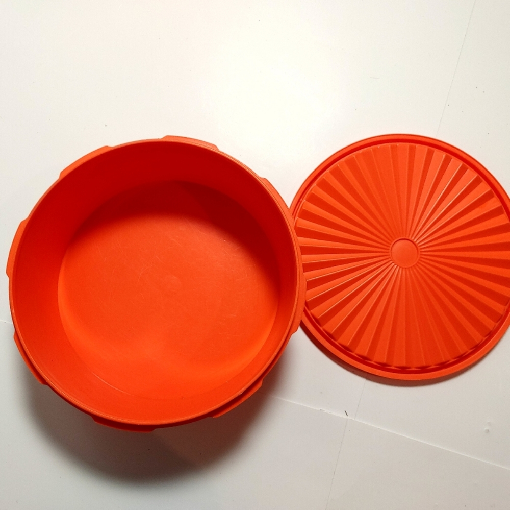 Vintage starburst Tupperware